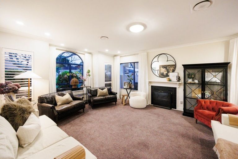 Photo of property in 2 Balmoral Drive, Terrace End, Palmerston North, 4410