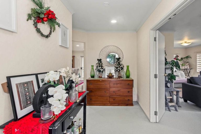 Photo of property in 30 Millington Place, Huntington Park, Auckland, 2013