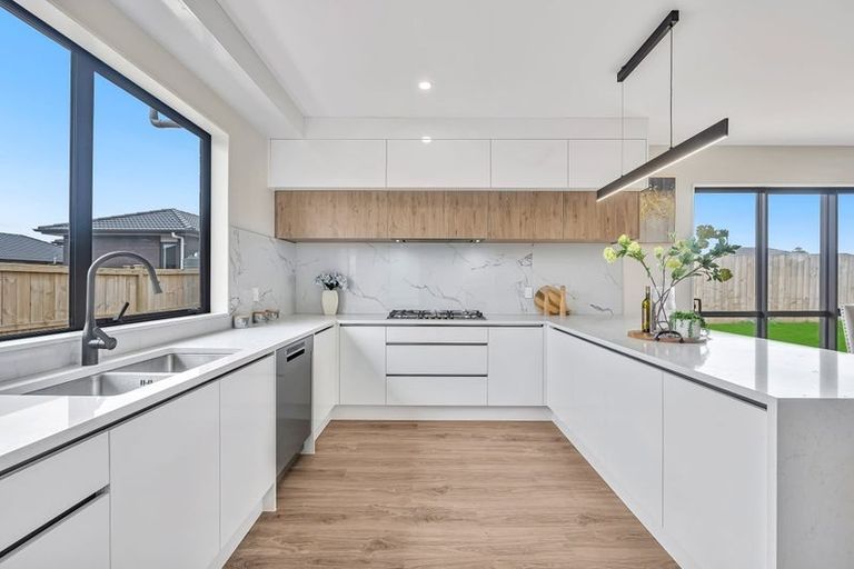 Photo of property in 24 Booker Drive, Tuakau, 2121