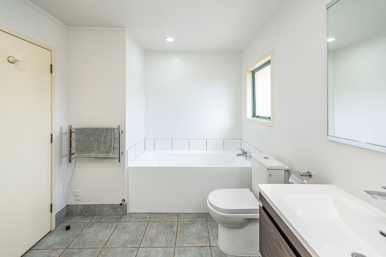 Photo of property in 17 Norfolk Drive, Otamatea, Whanganui, 4500