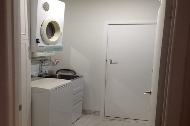 Photo of property in 9 Collins Street, Hawera, 4610