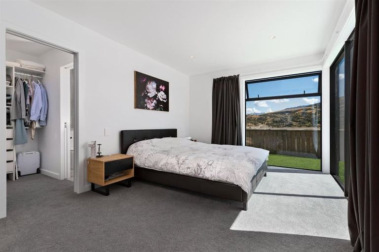 Photo of property in 20 Howden Drive, Jacks Point, 9371