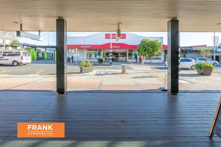 Photo of property in 138 Great South Road, Takanini, 2112