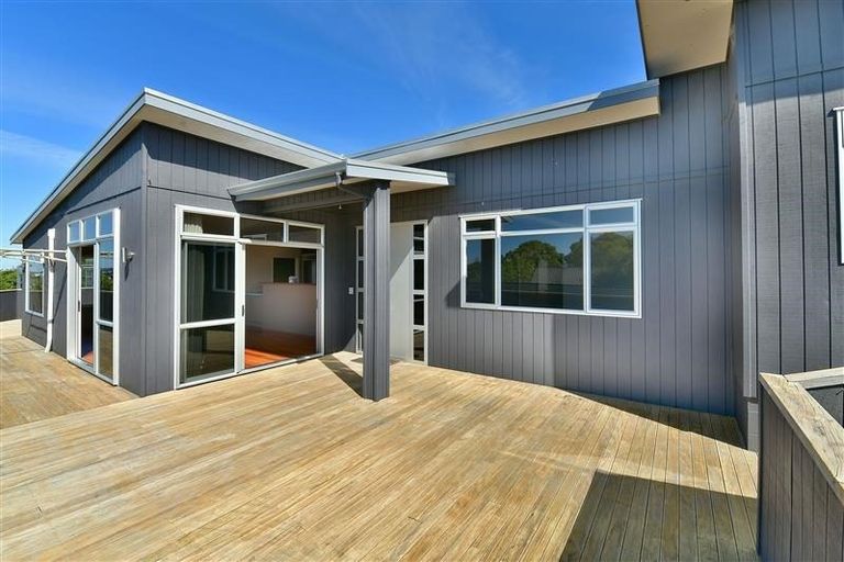 Photo of property in 37 Gledstane Road, Stanmore Bay, Whangaparaoa, 0932