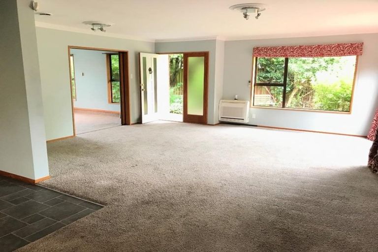 Photo of property in 8 Ridder Place, Halswell, Christchurch, 8025