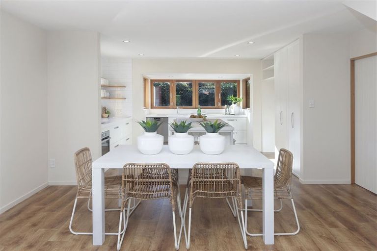 Photo of property in 114b Memorial Avenue, Burnside, Christchurch, 8053