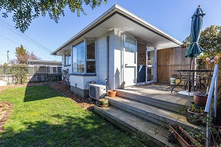 Photo of property in 1/219 Greers Road, Bryndwr, Christchurch, 8053