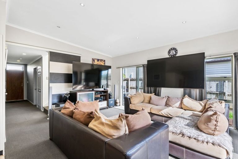 Photo of property in 22 Kokako Rise, Papakura, 2110