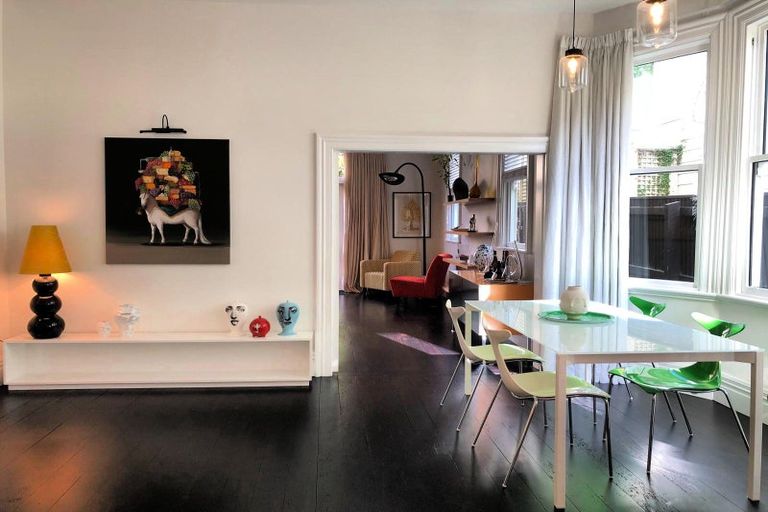 Photo of property in 15 Park Street, Thorndon, Wellington, 6011