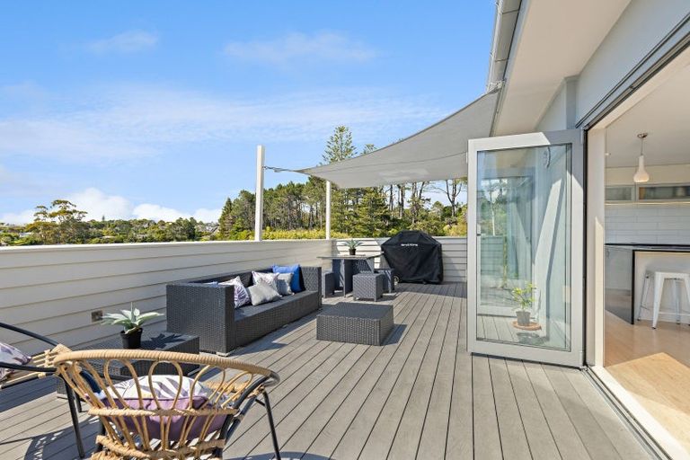 Photo of property in 82 Kowhai Road, Campbells Bay, Auckland, 0630