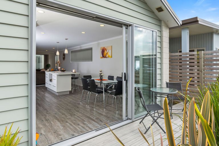 Photo of property in 42 Scoria Close, Pyes Pa, Tauranga, 3112