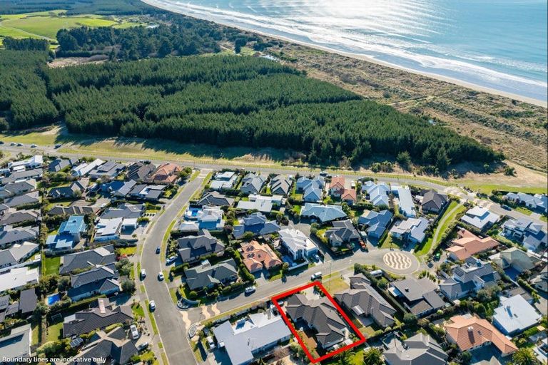 Photo of property in 4 Sandpiper Place, Waimairi Beach, Christchurch, 8083