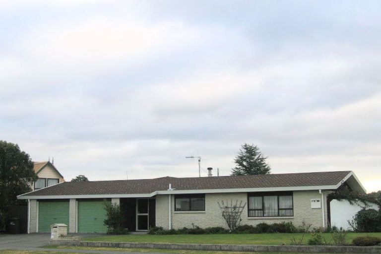 Photo of property in 132 Tait Drive, Greenmeadows, Napier, 4112