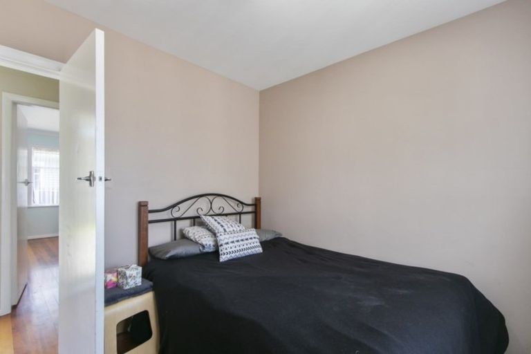 Photo of property in 118 Wainuiomata Road, Wainuiomata, Lower Hutt, 5014