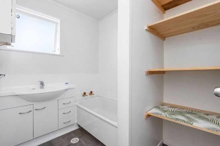 Photo of property in 10 Memorial Drive, Parahaki, Whangarei, 0112