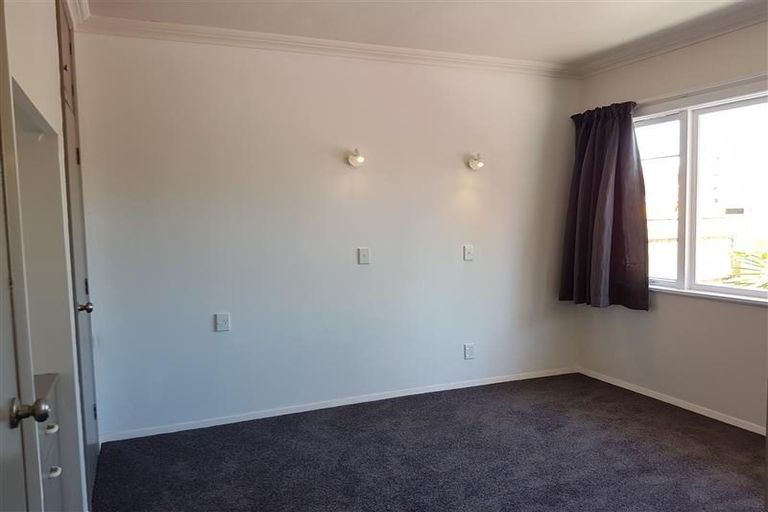 Photo of property in 330 Tremaine Avenue, Takaro, Palmerston North, 4412