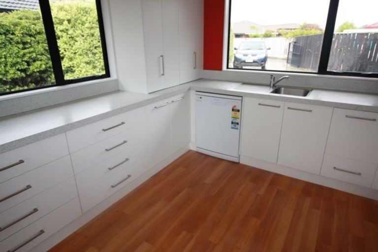 Photo of property in 17 Cleveland Heights, Kelvin Grove, Palmerston North, 4414