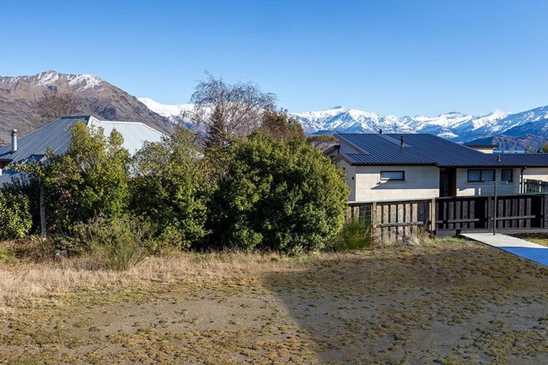 Photo of property in 16 Clearview Street, Wanaka, 9305