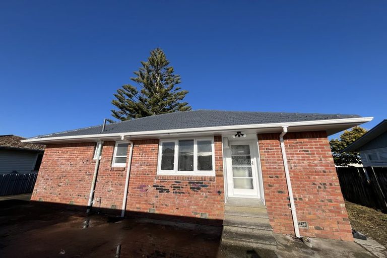 Photo of property in 130 Robertson Road, Mangere East, Auckland, 2024