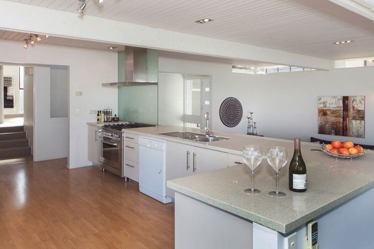 Photo of property in 28 Mayall Avenue, Beach Haven, Auckland, 0626