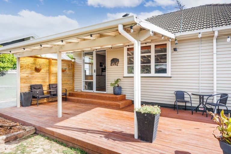 Photo of property in 19 Seddon Street, Takaro, Palmerston North, 4412