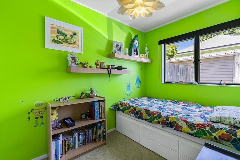 Photo of property in 437a Point Chevalier Road, Point Chevalier, Auckland, 1022