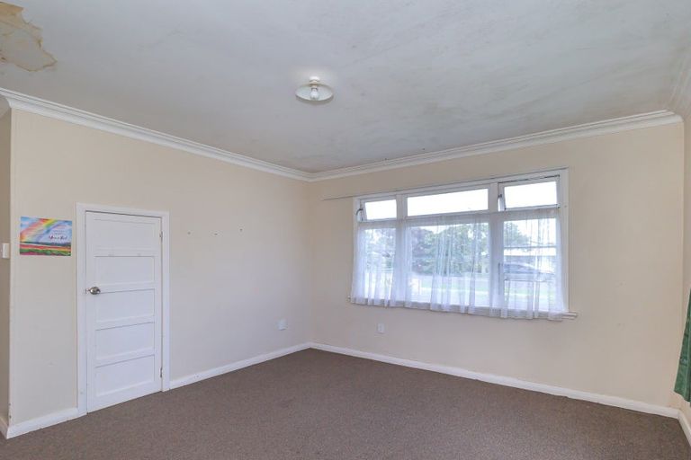 Photo of property in 68 Queen Street West, Levin, 5510