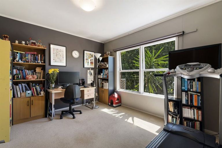 Photo of property in 2/41 Northumberland Avenue, Belmont, Auckland, 0622