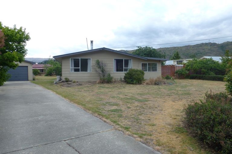 Photo of property in 57 Hazlett Street, Clyde, 9330