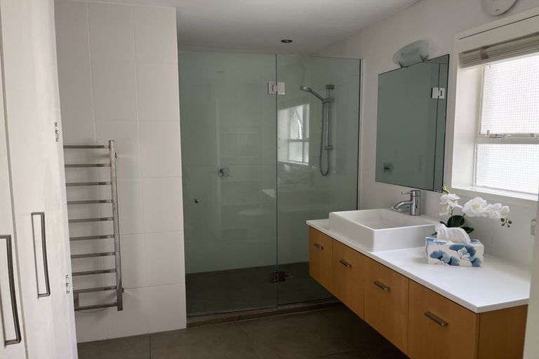 Photo of property in 2/130 Oriental Parade, Oriental Bay, Wellington, 6011