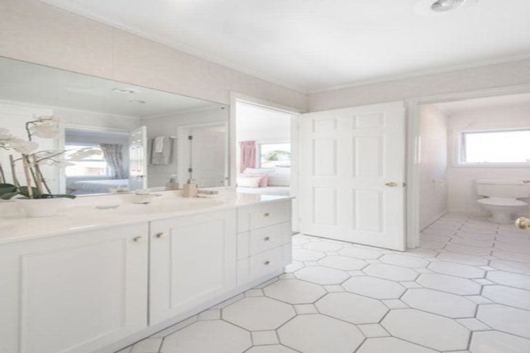 Photo of property in 11 Tralee Terrace, Dannemora, Auckland, 2016