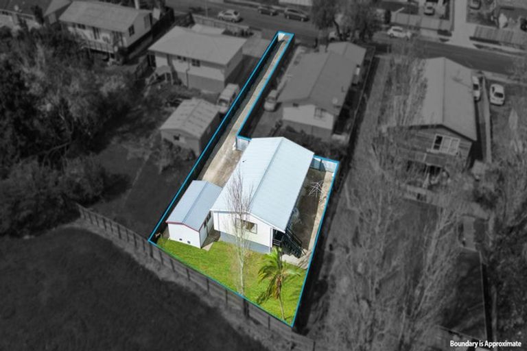 Photo of property in 2/10 Ennis Avenue, Pakuranga Heights, Auckland, 2010