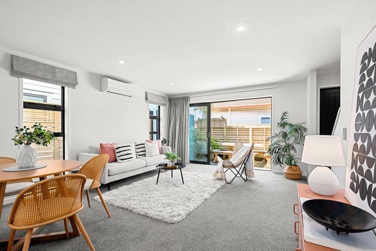 Photo of property in 90a Cambridge Terrace, Waterloo, Lower Hutt, 5011