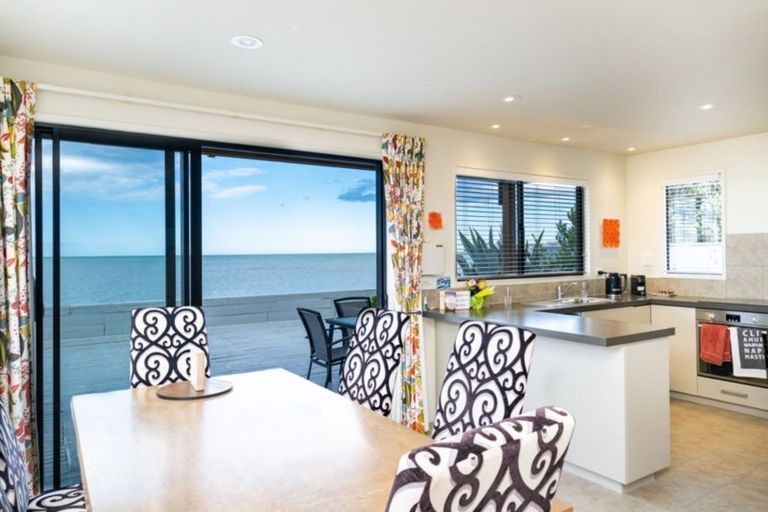 Photo of property in 37 Clifton Road, Haumoana, 4102