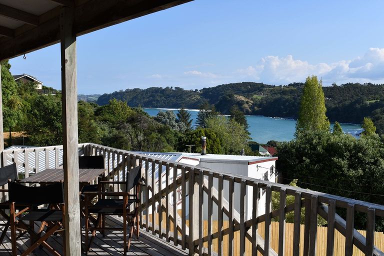 Photo of property in 15 Hillside Crescent, Leigh, 0985