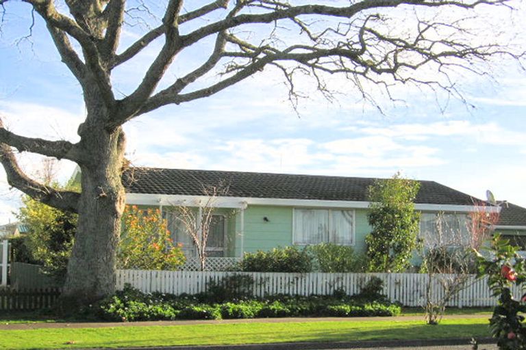 Photo of property in 2a Oak Avenue, Nawton, Hamilton, 3200