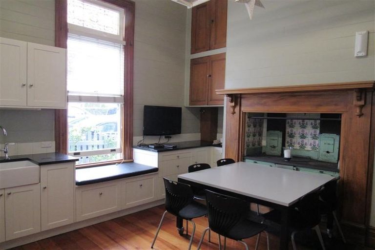 Photo of property in 195 The Terrace, Wellington Central, Wellington, 6011