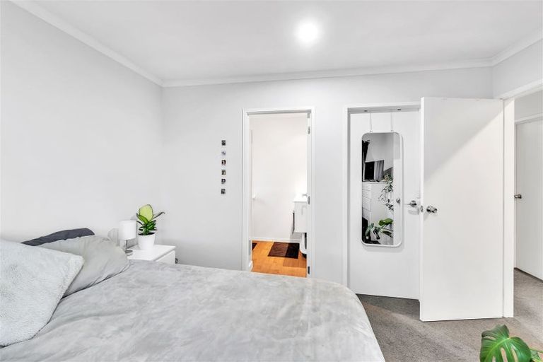 Photo of property in 19 Defoe Place, Waltham, Christchurch, 8023