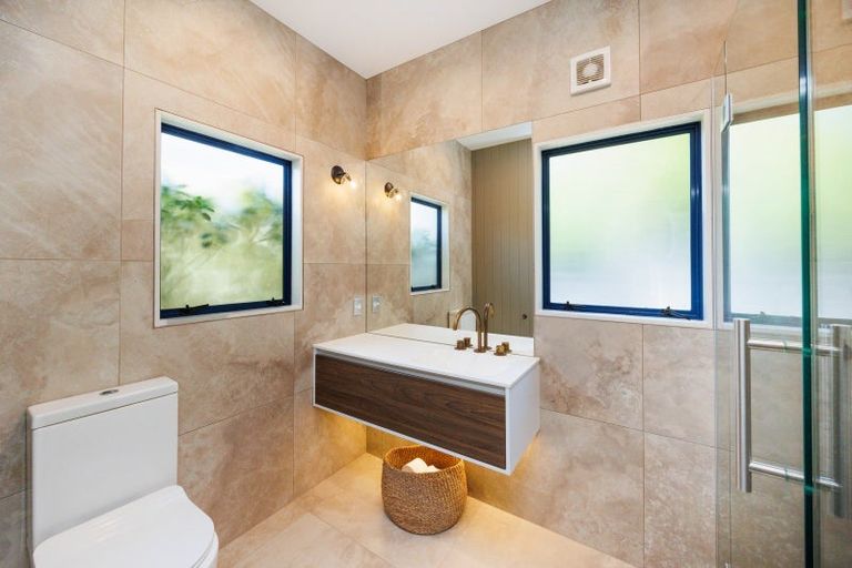 Photo of property in 2 Balmoral Drive, Terrace End, Palmerston North, 4410