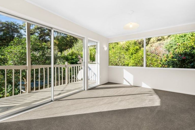 Photo of property in 99 Kawakawa Bay Coast Road, Kawakawa Bay, Papakura, 2585