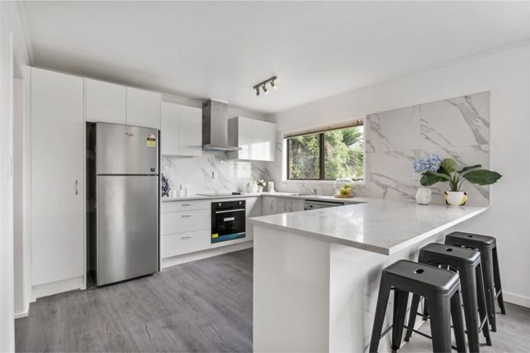 Photo of property in 65 Reynella Drive, Massey, Auckland, 0614