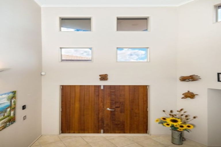Photo of property in 8/126 Whangaparaoa Road, Red Beach, 0932