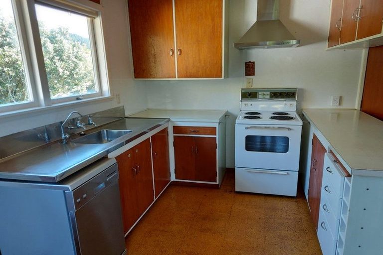 Photo of property in 65 Maunsell Road, Port Waikato, Tuakau, 2695