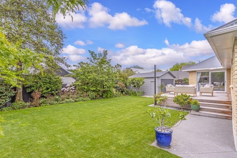 Photo of property in 41 Sandwich Road, Beckenham, Christchurch, 8023