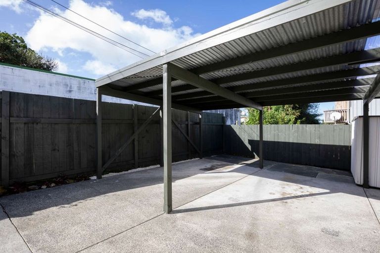 Photo of property in 1 Kent Road, Regent, Whangarei, 0112