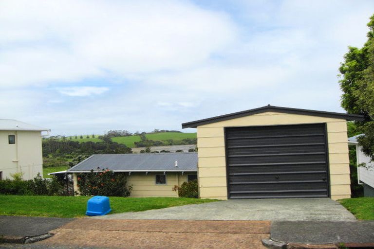 Photo of property in 16 Kotanui Avenue, Army Bay, Whangaparaoa, 0930