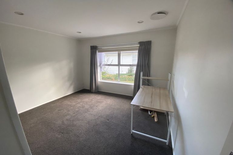 Photo of property in 1/3 Bentley Avenue, Glenfield, Auckland, 0629