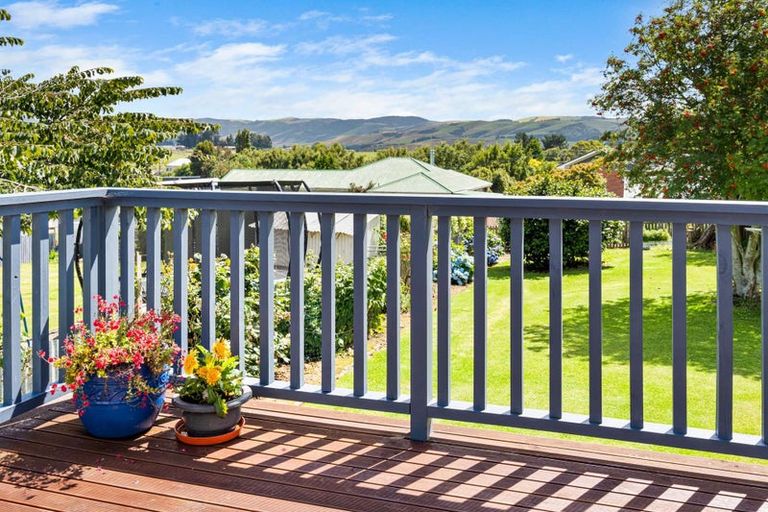 Photo of property in 8 Macandrew Street, Owaka, 9535