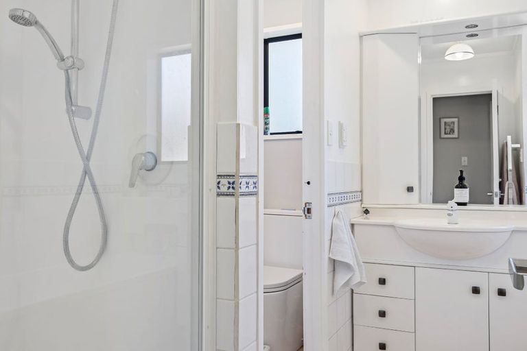 Photo of property in 4 Woodfield Place, Woodend, 7610