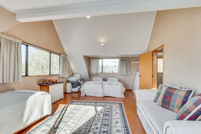 Photo of property in 5 Haines Grove, Rainbow Point, Taupo, 3330